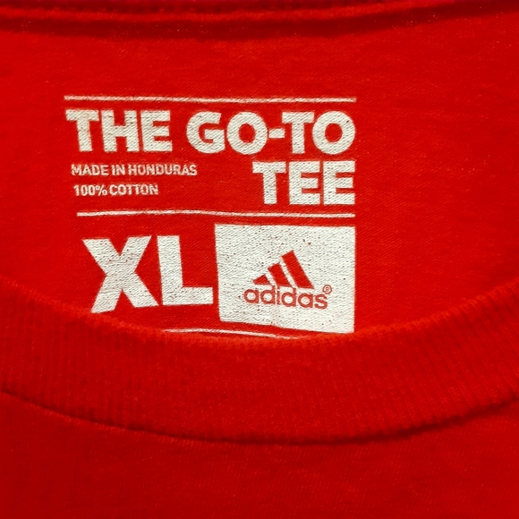 Chicago bulls short Sleeve tshirt.  Size medium - Picture 7 of 10